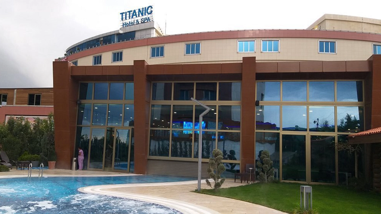 hotel titanic